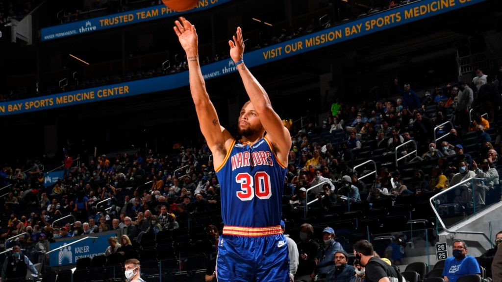 Stephen Curry Breaks 3-point Record, Celebrates With NFT Launch ...